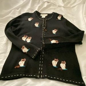 BLACK (looks grey in pics) zip up sweater with Siamese cat embellishment